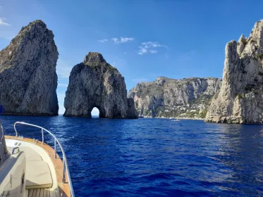 Von Salerno aus: Kleingruppentour mit dem Boot nach Capri