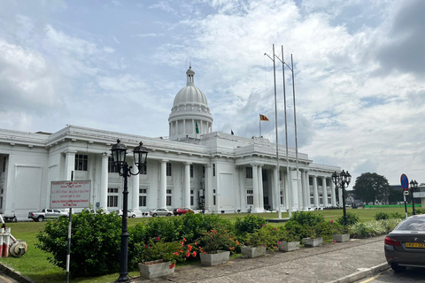 Colombo City Tour with Historical Places ( All Inclusive )Colombo City Tour with High-Tea