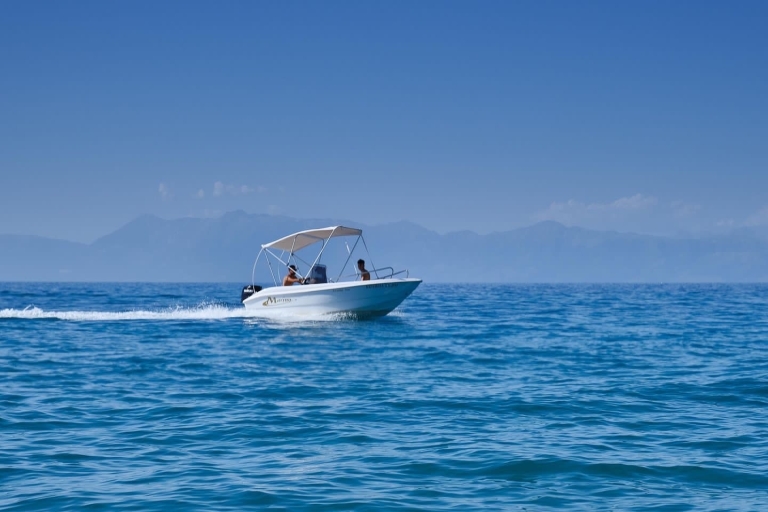 Corfu: privébootverhuur (self drive)Korfoe bootverhuur (zelf rijden)