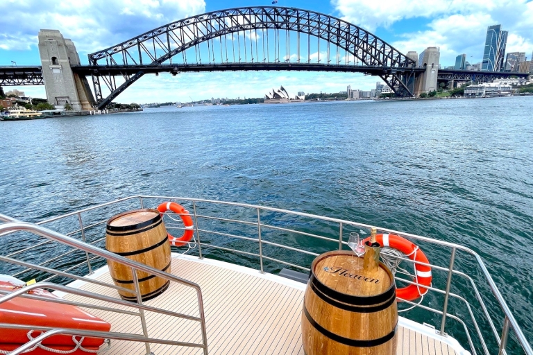 Sydney : Croisière portuaire intime et vivante avec canapés