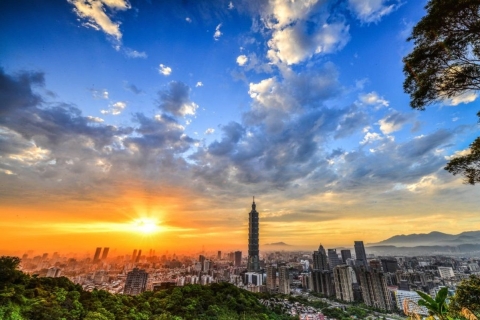 Taipei: Taipei 101 Observatory Deck Ticket Fast-Track Taipei 101 Ticket and Select Shop Deals