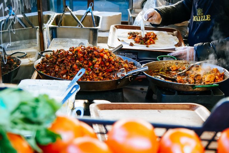 Santorini: Clase de cocina con un chef en la cervecería FtelosClase de cocina griega en la cervecería Ftelos con comida de 4 platos