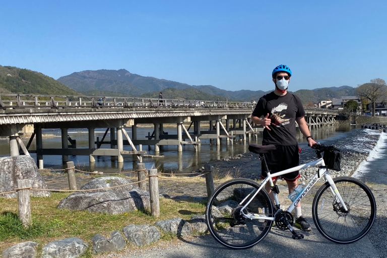 Au départ de Kyoto : Visite matinale à vélo de la forêt de bambous d'ArashiyamaKyoto : Visite matinale de la forêt de bambous d'Arashiyama en vélo