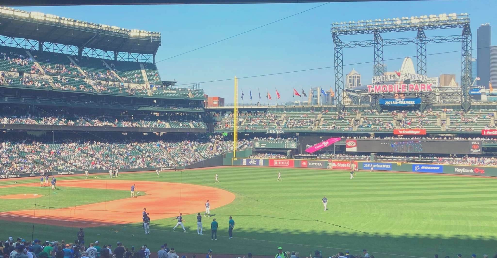 Seattle, Seattle Mariners Baseball Game at T-Mobile Park - Housity
