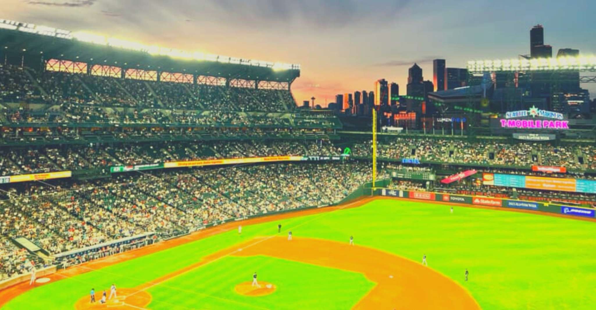 Seattle, Seattle Mariners Baseball Game at T-Mobile Park - Housity