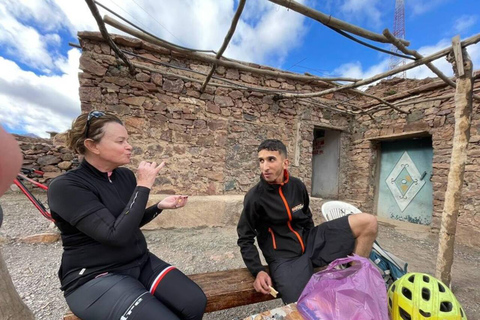 De Marrakech: excursion d'une journée à vélo guidée dans les montagnes de l'Atlas