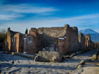 From Sorrento: Pompeii and Mount Vesuvius Trip with Lunch