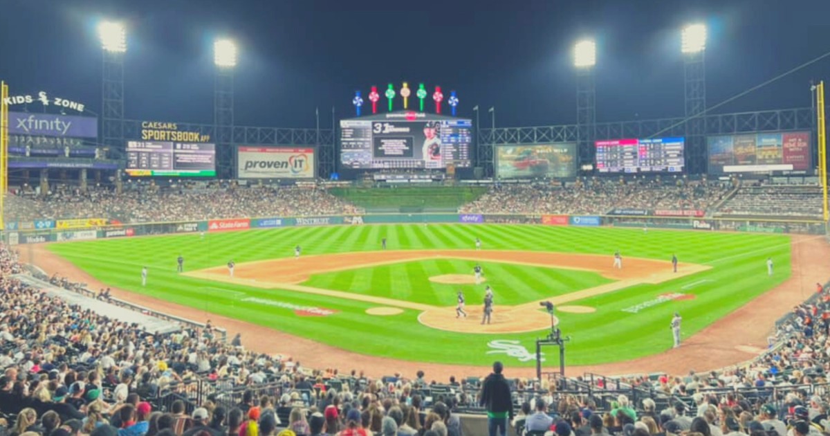 Download Chicago White Sox Baseball Field Wallpaper