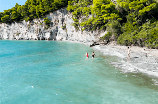 Skiathos: paseo en barco de un día por la isla de «Mamma Mia» y la playa