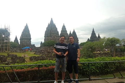 Visite de Yogyakarta : Lever du soleil sur Borobudur, visite du village et Prambanan.Circuit au lever du soleil à Yogyakarta : Borobudur, visite de village& Prambanan