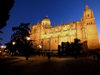 Salamanca, Local Legends Evening Walking Tour in Spanish - Housity