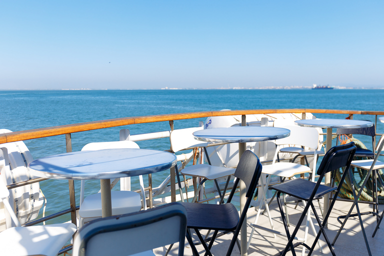 Lisbon: Tagus River Boat Tour with Brunch Lisbon: Tagus River Boat Tour in the Morning