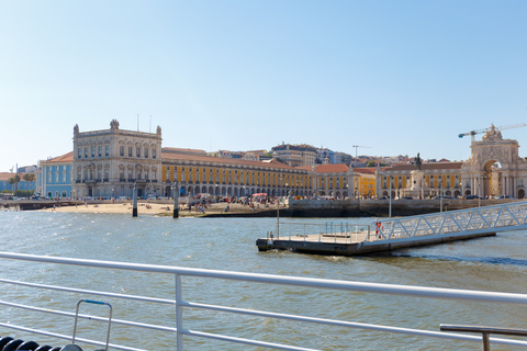 Lisbon: Tagus River Boat Tour with Brunch Lisbon: Tagus River Boat Tour in the Morning