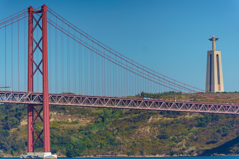 Lisbon: Tagus River Boat Tour with Brunch Lisbon: Tagus River Boat Tour in the Morning