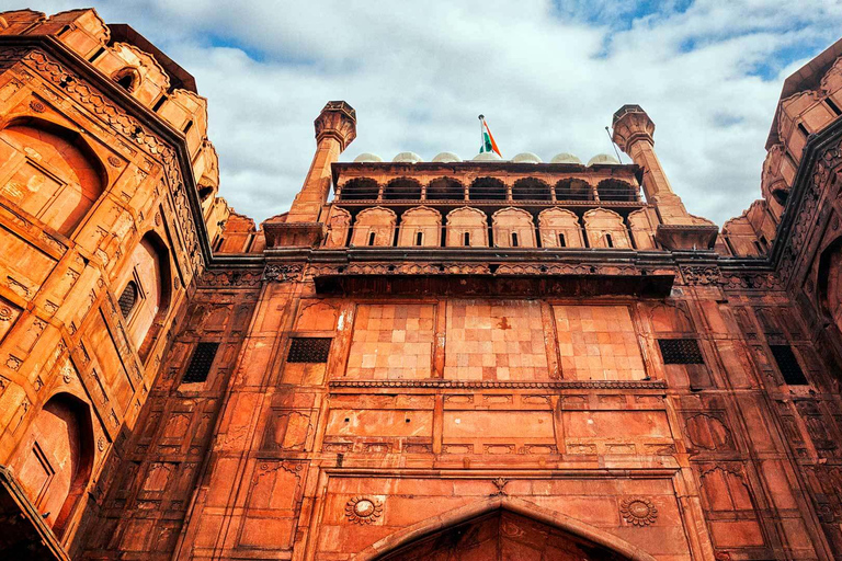 Vanuit Delhi: rondleiding door het Rode Fort, Qutub Minar en Humayu-tombe van 8 uurAlleen chauffeur, vervoer en gids