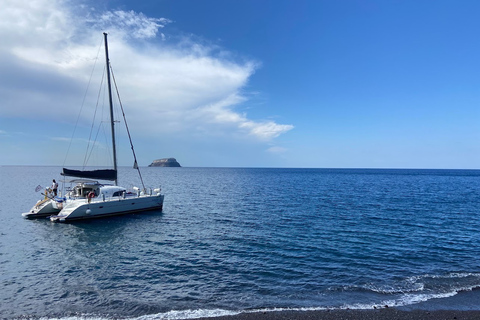 Santorini: Private Catamaran Excursion with Food and Drinks Private Catamaran Excursion with Food & Drinks - Sunset