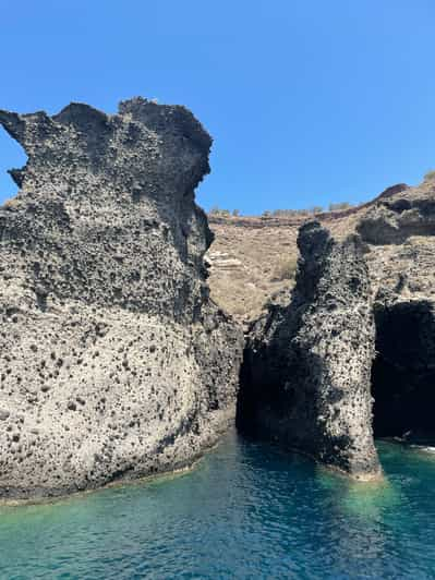 Santorin Privater Katamaran Ausflug mit Essen und Getränken GetYourGuide