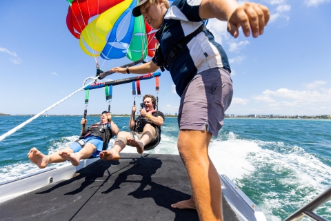 Surfers Paradise: Gold Coast parasailing-ervaringDrievoudige parasailing