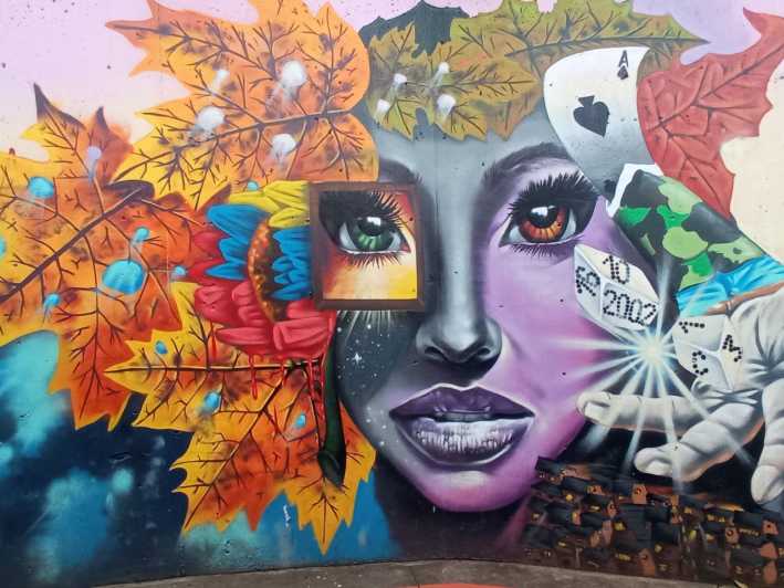 Medellín: Tour Graffiti Comuna 13 com passeio de teleférico