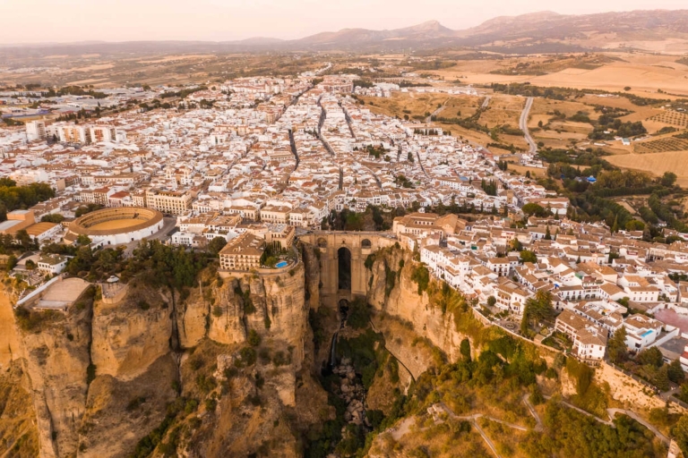 Privétransfer Sevilla naar Granada met stop in Ronda