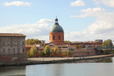 Toulouse : Outdoor Bachelorette Party
