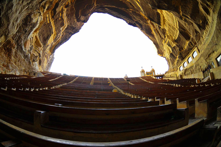 Il Cairo: Il Cairo copto, la chiesa delle grotte e la Feluca Tour privato di un giornoIl tour include trasferimenti, guida in Ita, pranzo e ingresso.