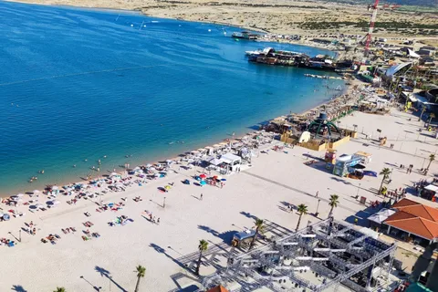 Biljett till bungyjump-torn med panoramautsikt över Zrce-stranden