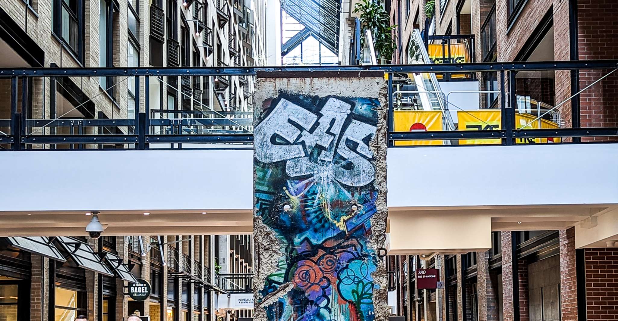 Montreal: RESO Underground City and Downtown Walking Tour photo 3