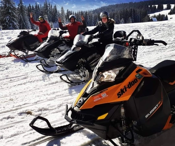 Desde Cracovia: Moto de Nieve, Zakopane y Baños de Chochołowskie