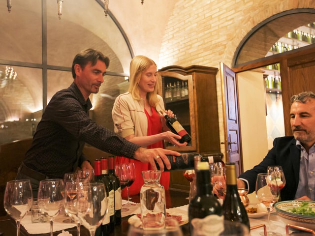 Val D'Orcia: Boutique Winery Tour and Wine Tasting