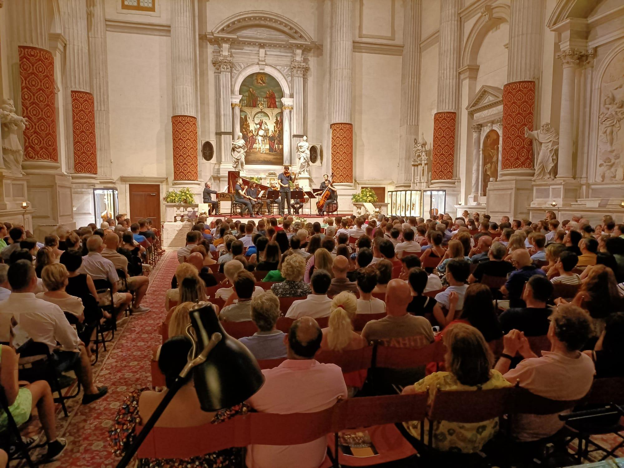 Venedig: Vivaldis Vier Jahreszeiten Konzert & Besuch des Musikmuseums