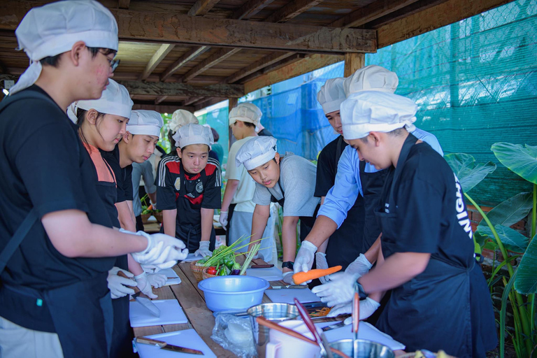 Cours de cuisine et expérience du village avec transferts en Tuk Tuk