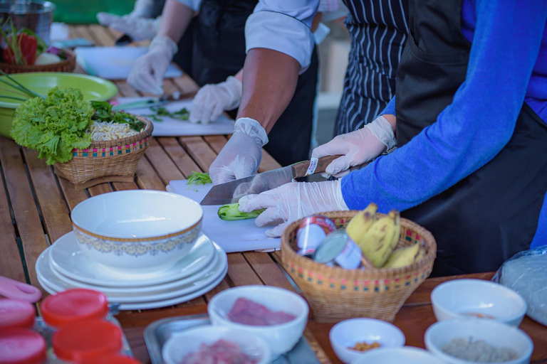 Cours de cuisine et expérience du village avec transferts en Tuk Tuk