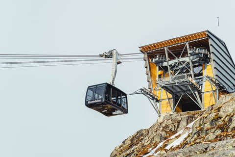 Åndalsnes: Cable Car Ride and Guided Mountain Walk