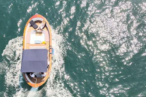 Naples : Tour en bateau du Castel dell'Ovo avec plongée en apnée et apéritif