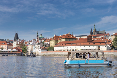 Praga: wycieczka łodzią po piwiePraska łódź piwna