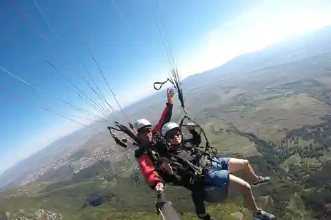 Sofia: Paragliding-Abenteuer mit Besuch von Koprivshtitsa
