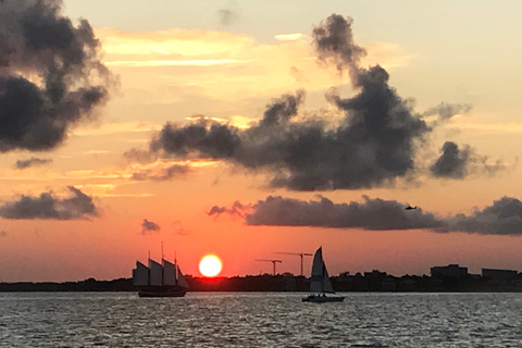 Charleston: Hafenrundfahrt bei Sonnenuntergang