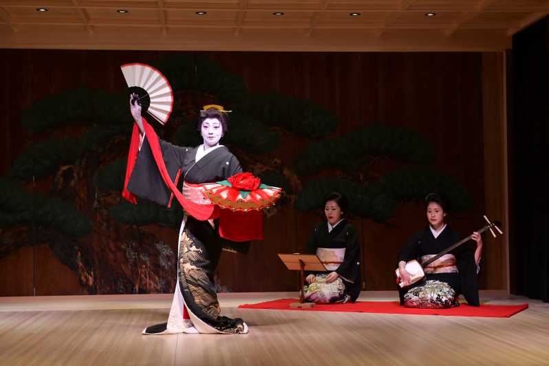 Tokyo: Traditional Performing Arts Show with Lunch/ Dinner