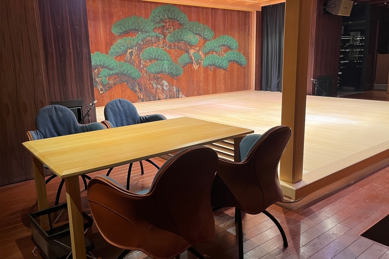 Tokyo : Billet d'entrée aux arts du spectacle traditionnels avec dînerTokyo : Billet pour les arts du spectacle avec sièges au premier rang et dîner