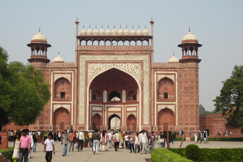 Au départ d'Agra : Visite privée du Taj Mahal et du fort d'Agra sans file d'attenteCircuit tout compris