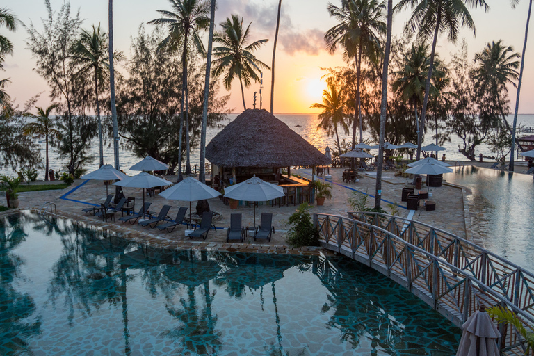 9 jours de vacances de plage et de safari ; Zanzibar et Selous G.R.