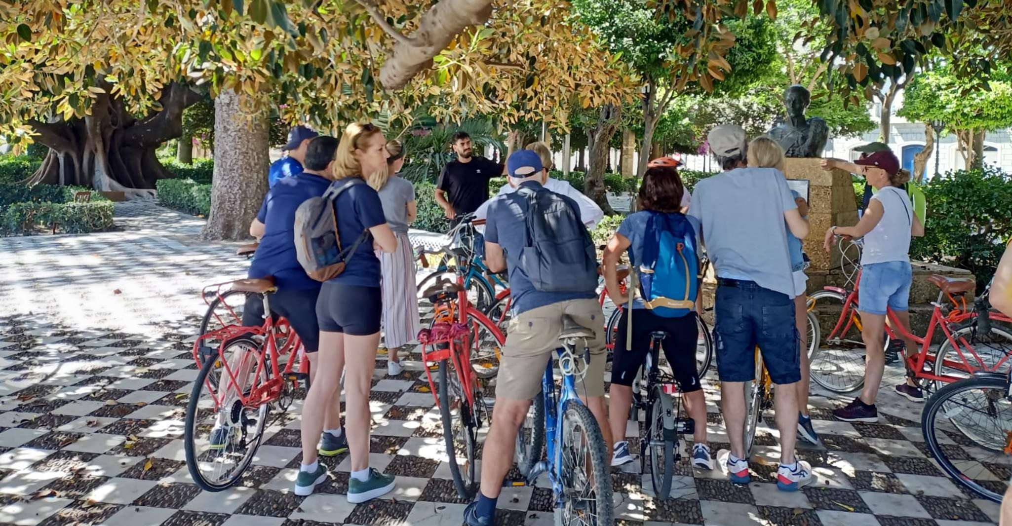 Cadiz: City Bike Tour photo 4