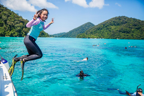 Z Phuket: wycieczka z rurką na wyspy SurinZ Phuket: wycieczka snorkelingowa na wyspy Surin