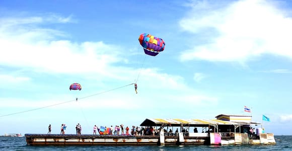 Pattaya: Parasailing-Erlebnis