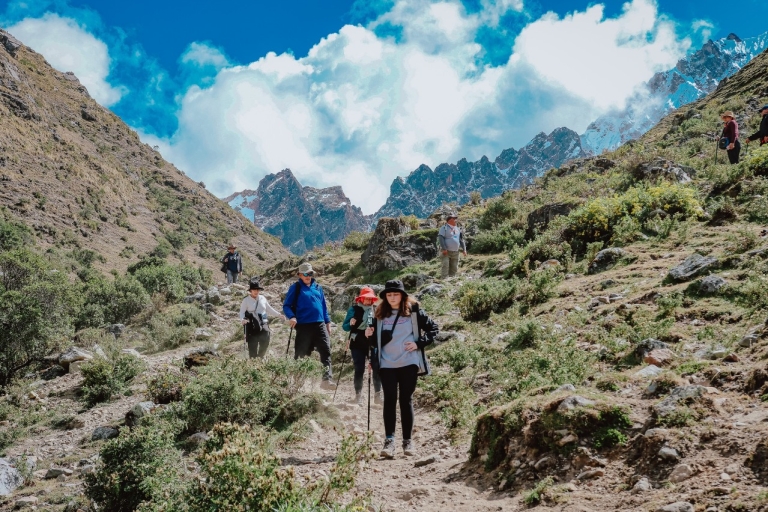 Von Cusco aus: Geführte Tageswanderung zum Humantay See mit Mahlzeiten