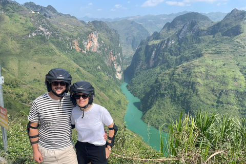 Hanoi: Transfer nach oder von Ha Giang in einem VIP-SchlafbusVon Hanoi nach Ha Giang