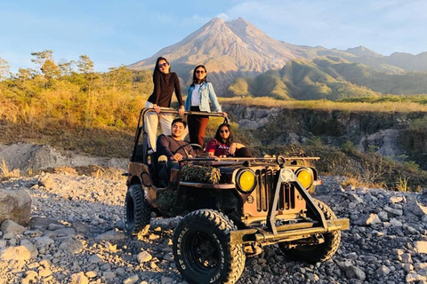 Merapi Vulkan Sonnenaufgang Borobudur und Prambanan Geführte Tour