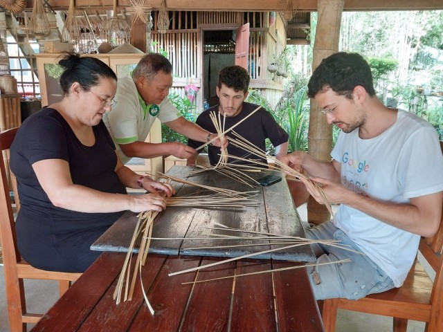 Visit Luang Prabang Bamboo Craft Workshop & Tea Party with Snacks in Don Det