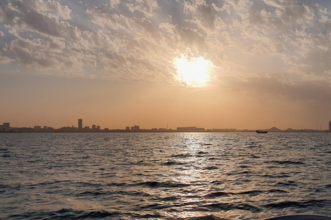 Doha la nuit par la mer